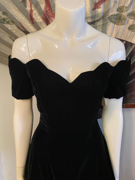 Off-the-shoulder Velvet Party Dress, S