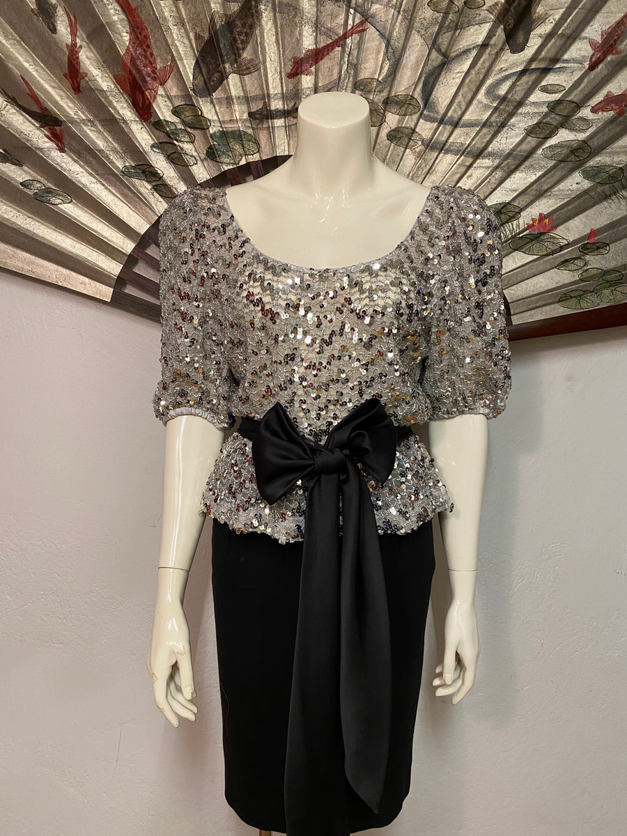 Silver Sequin Top - Online Womens Clothing Boutique
