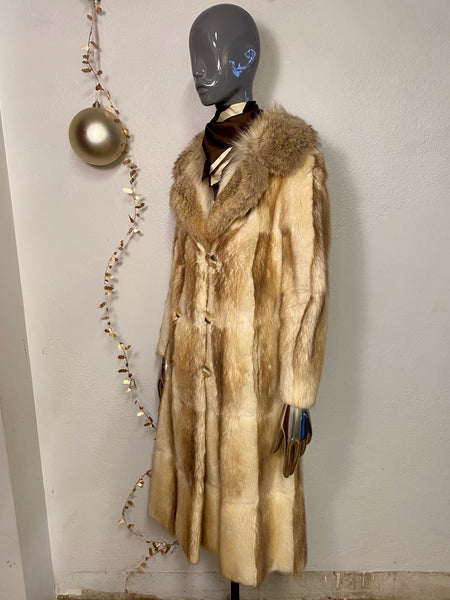 Blonde Muskrat Fur Coat, XS / S
