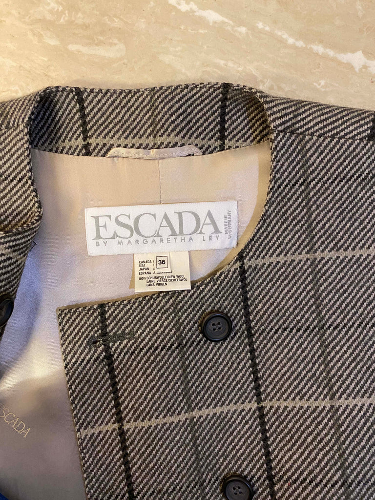 Laurel Escada Jacket Blazer, Embroidered Black Gold Buttons, Heart Blazer  Jacket, Large Size -  Canada